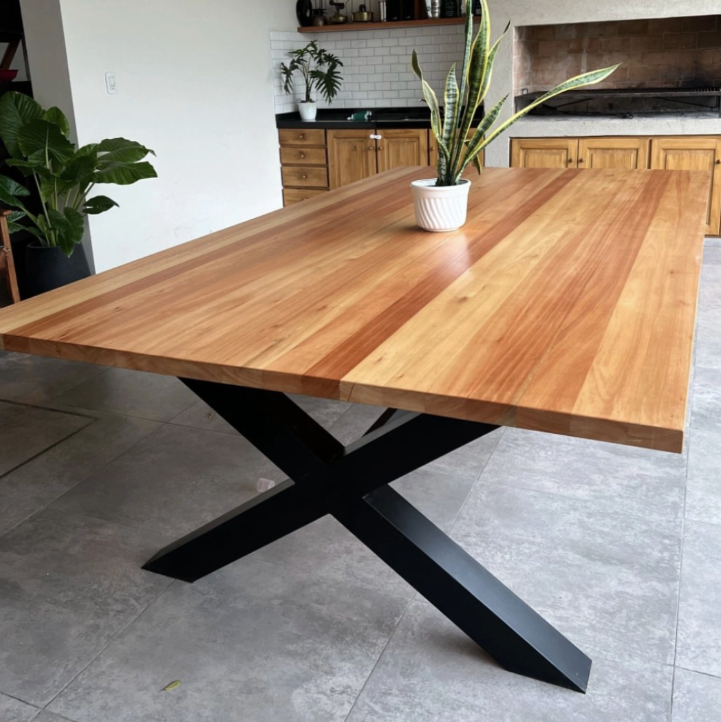 Mesa de Eucalipto Macizo - Ideal galerías y quinchos