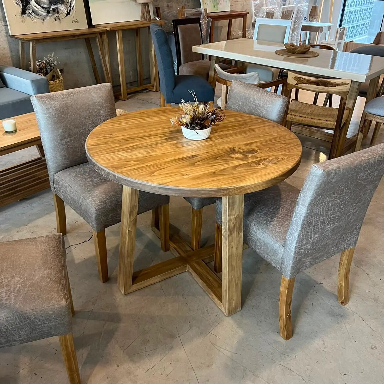 Mesa Budapest Alamo Lustre Petiribi
