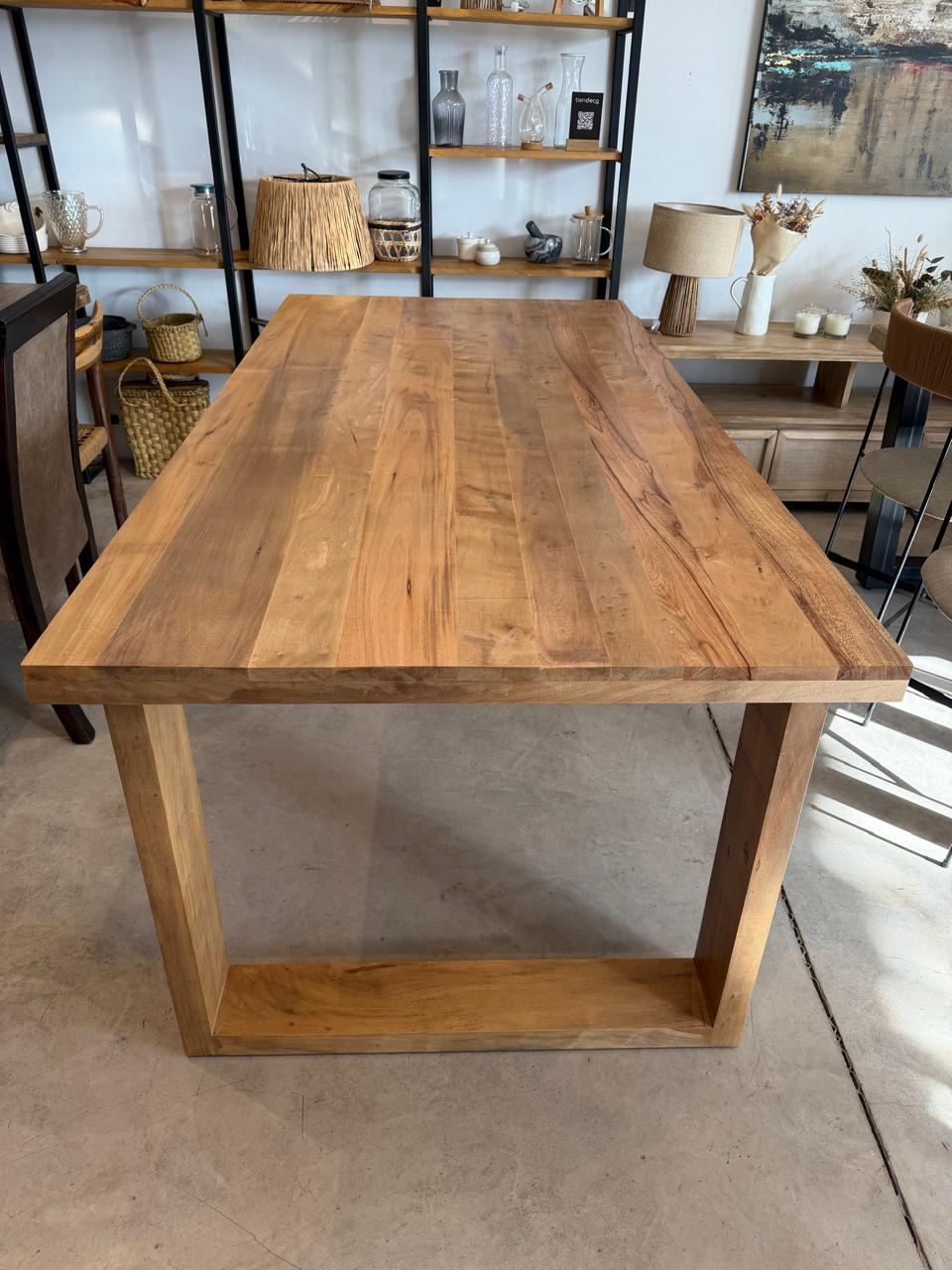Mesa de Zoita Maciza