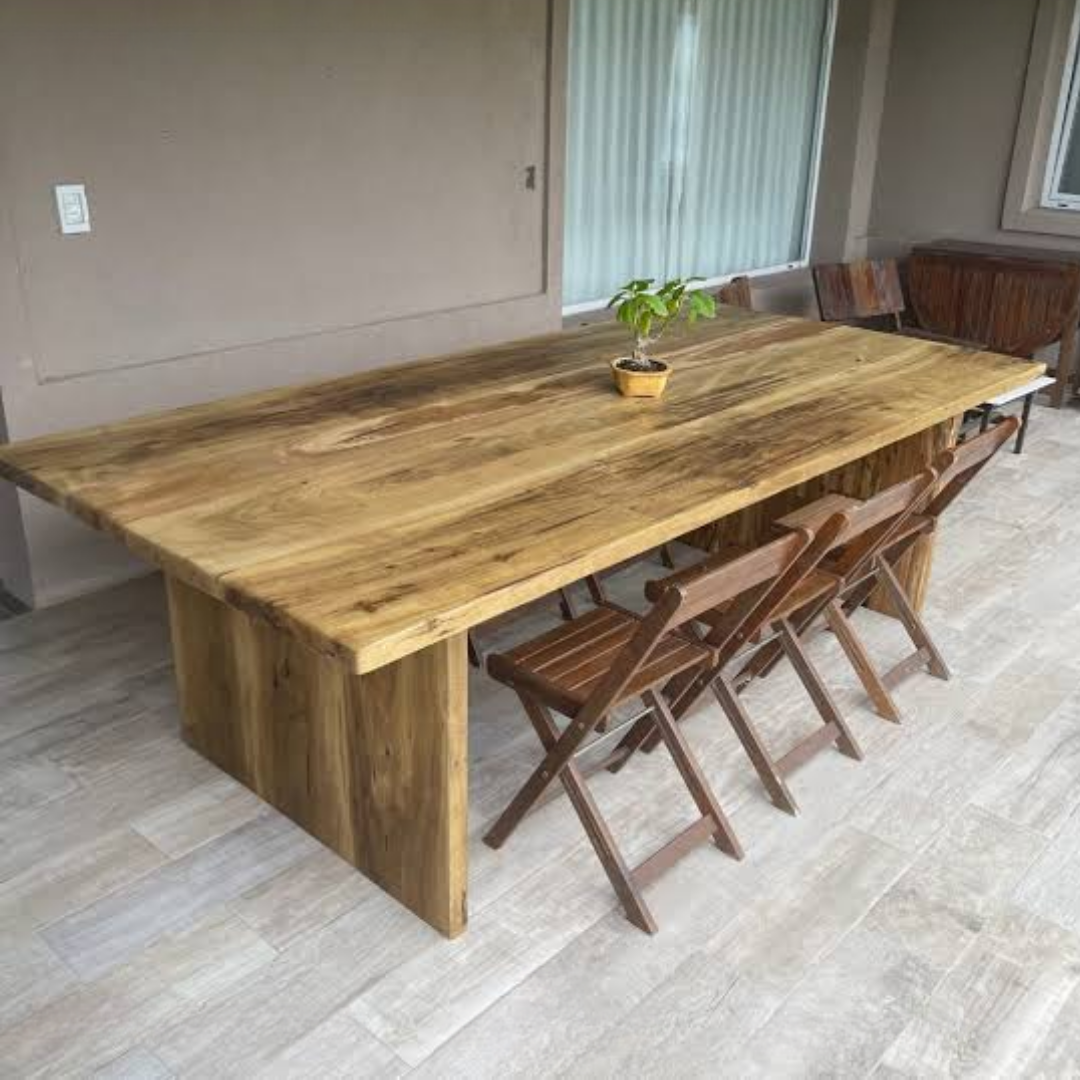 Mesa de Laurel Maciza