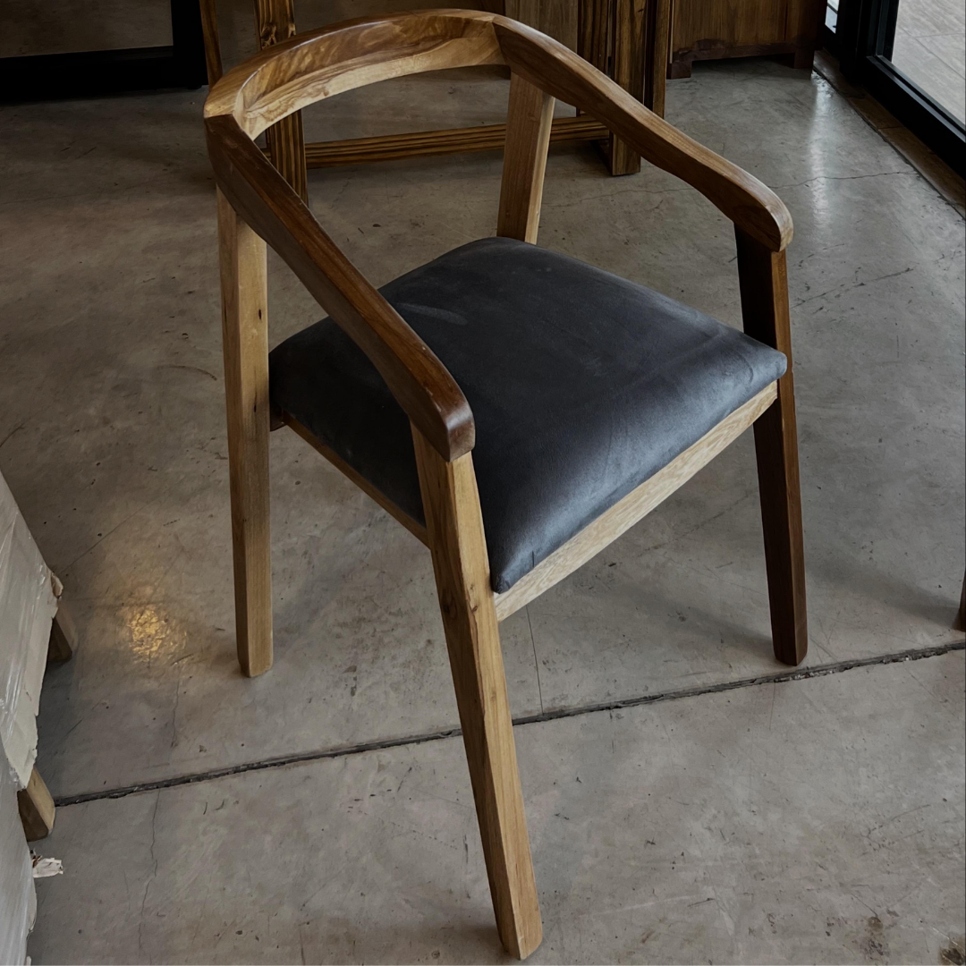 Silla Bali Tapizada - Madera de Petiribi Macizo